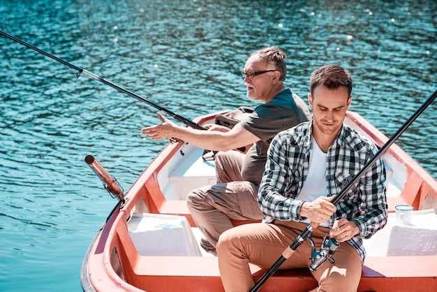 Top 10 Fishing Boats of 2021 - Best Models, Specs & Reviews