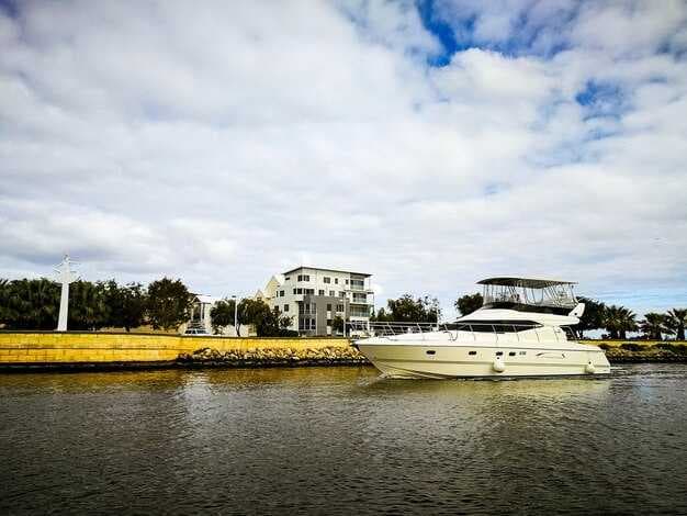Top 10 Hollywood Houseboat Rentals - Best Waterfront Stays