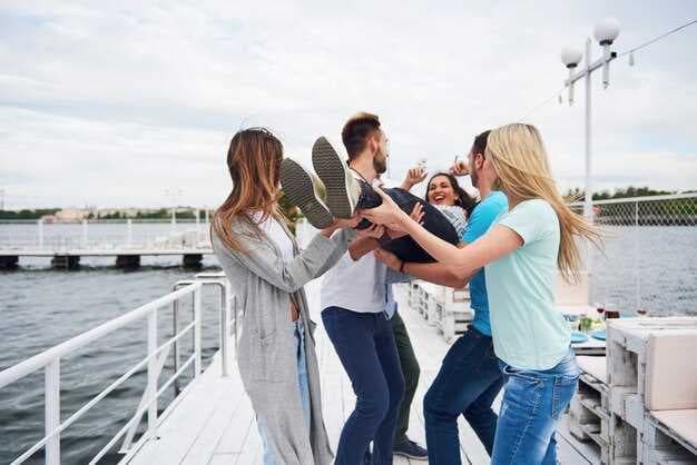 Ultimate Guide - How to Celebrate New Year's Eve on a Boat for Unforgettable Memories