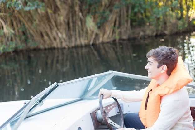 Ultimate Guide to Affordable Boat Rentals - Explore the Waters Like Never Before