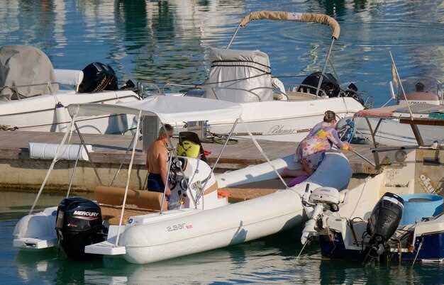 Ultimate Guide to Party Boat Fishing on Cape Cod - Experience the Best Fishing Adventures