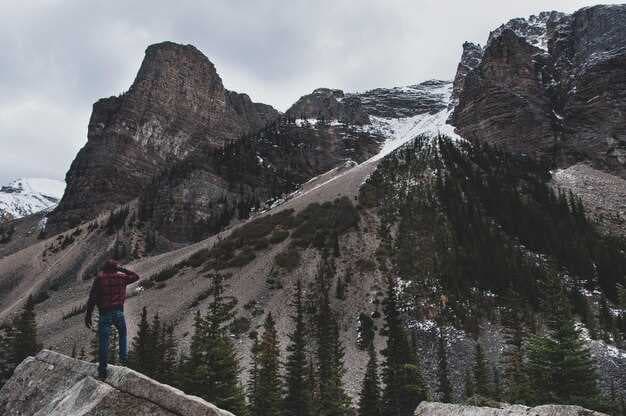 Uncanoonuc Mountains Moderate Hiking Guide - North Peak & South Peak Trails