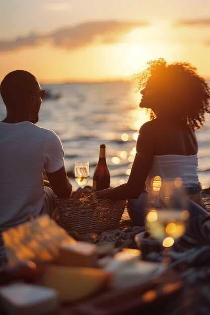 Unwind Happy Hour Cruise - Relaxing Evening at Sea with Cocktails