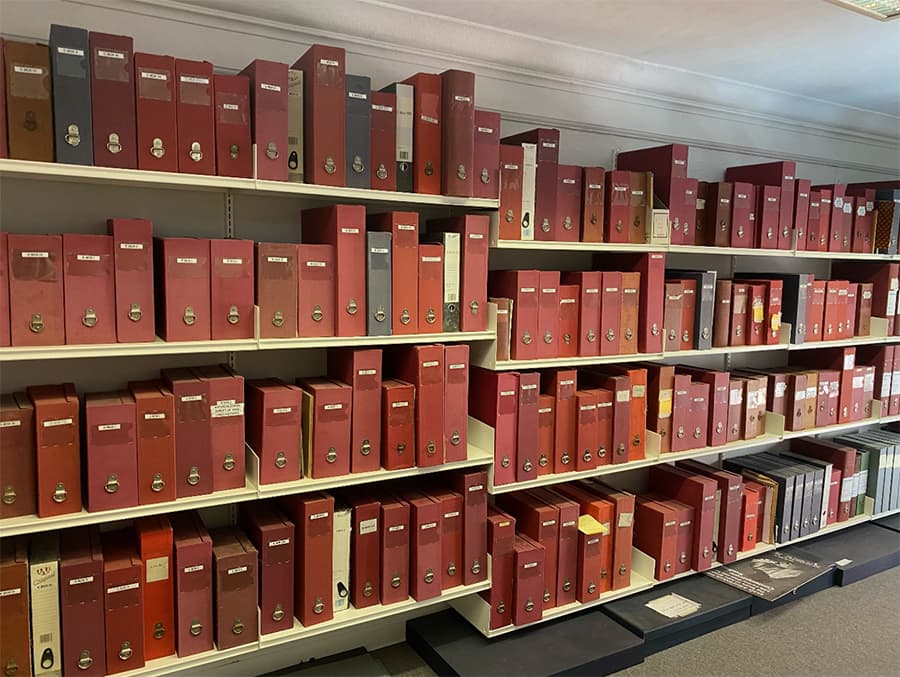 Exploring the Intricacies of Curatorial Libraries