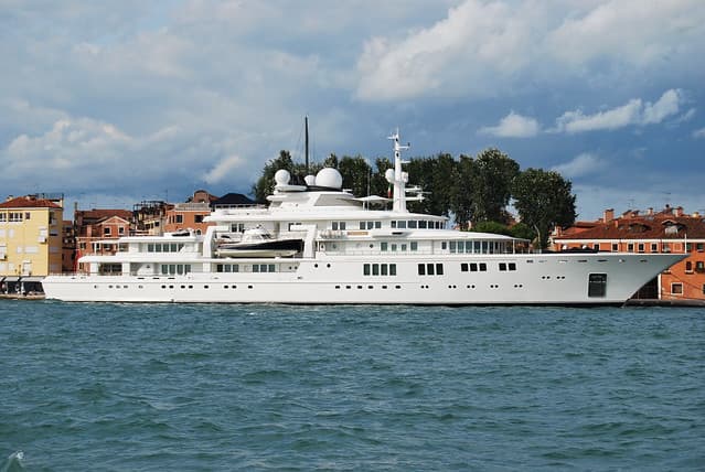 Exploring TATOOSH Yacht Charter: Key Features and Booking