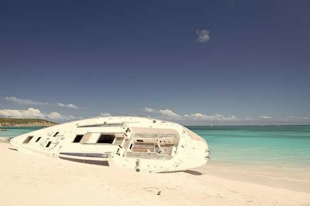 Top Bahamas Luxury Charter Yachts - Your Guide to Private Caribbean Yacht Charters