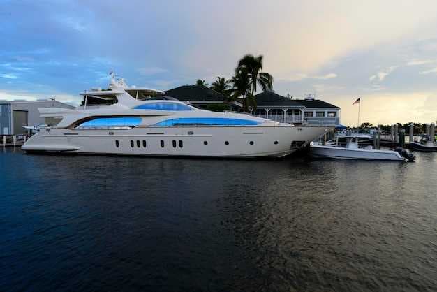 ADA 50 Z Yacht Charter | Luxury Private Yacht Rental