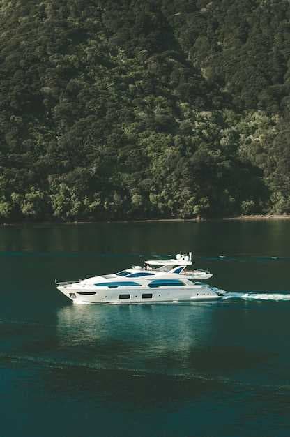 AERBIN Yacht - Azimut Yachts - Luxury Italian Craftsmanship
