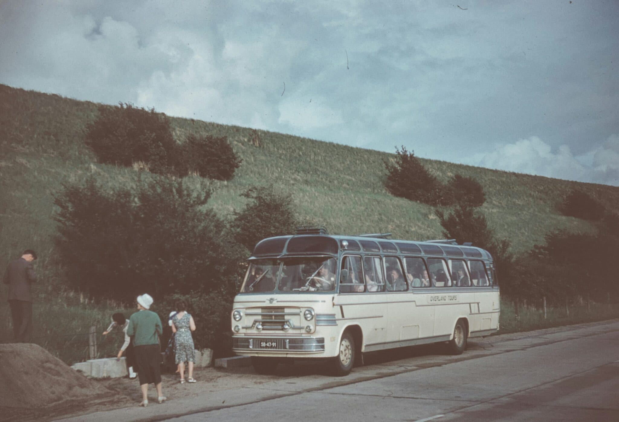 Nostalgic Travel Foods Families Packed for 1960s Road Trips