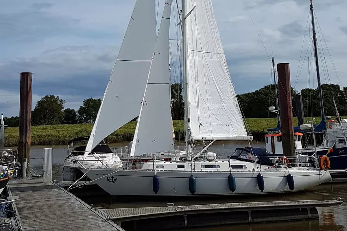 Olson 35 — Specs, Performance & Cruising