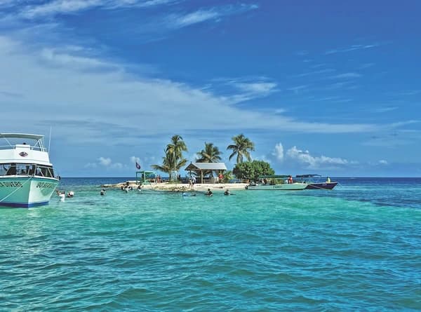 Sailing Belize: Logistics and Charter Notes for a Leopard 4500 Cruise