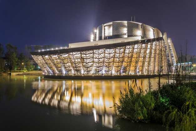 Seasonality and Weather: Planning Tips for Waterfront Games