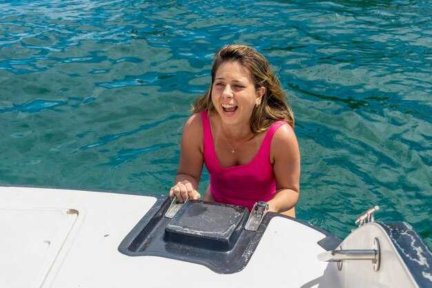 Choosing a pontoon: size, seating layout, and propulsion during your outings