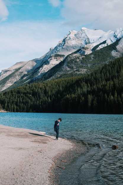 28 Best Lakes in Alberta You Have to See to Believe | Ultimate Alberta Travel Guide