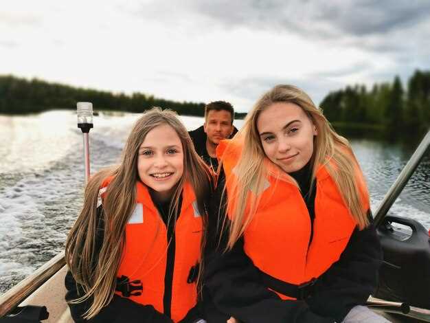 Bowriders: Family-friendly seating and shallow-water access