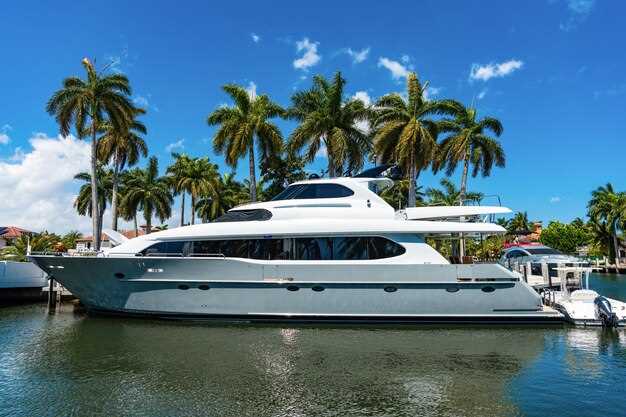 5 Palms Crewed Motor Yacht Charter | Luxury Private Yacht Hire