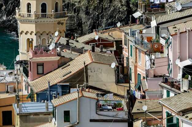 Isola di Ponza, Pontine Islands: Protected coves, snorkeling spots, and seasonal winds
