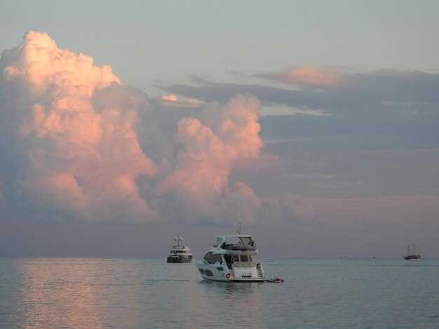 Recent news affecting CLOUDBREAK charters: market shifts, regulatory updates, and incidents