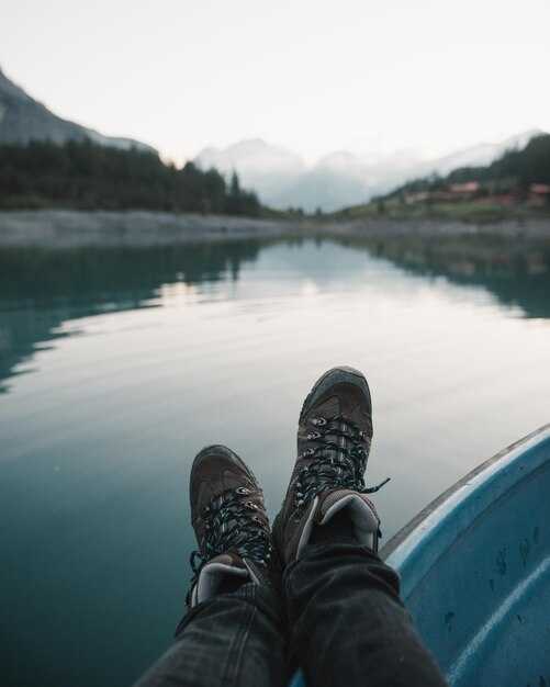 Cushioning, Arch Support, and Secure Fit for All-Day Wear