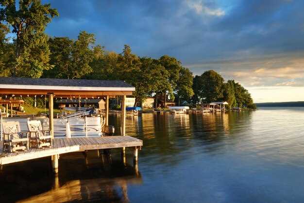 Room options for waterfront views and bed configurations