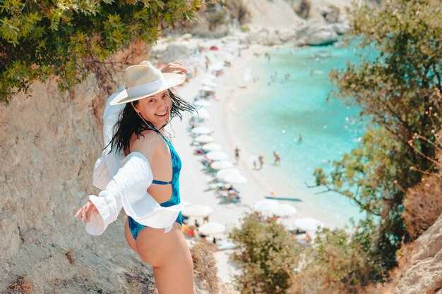 Leg Distance & Course: Megalochori → Marina Alimos (21 NM)