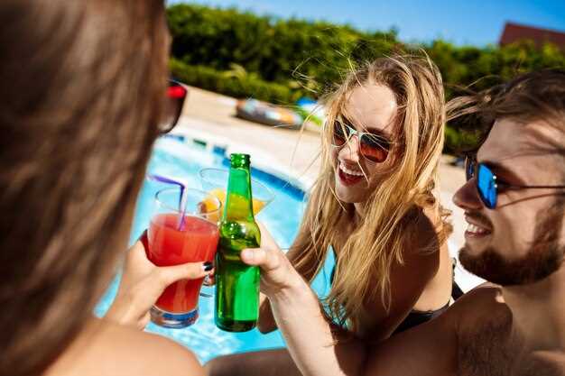 Signature Poolside Cocktails: From Classics to Sea-Inspired Creations