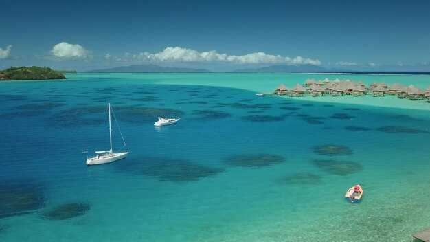Day 3: Elbow Cay & Hope Town – Navigation marks, preferred moorings, and harbor etiquette