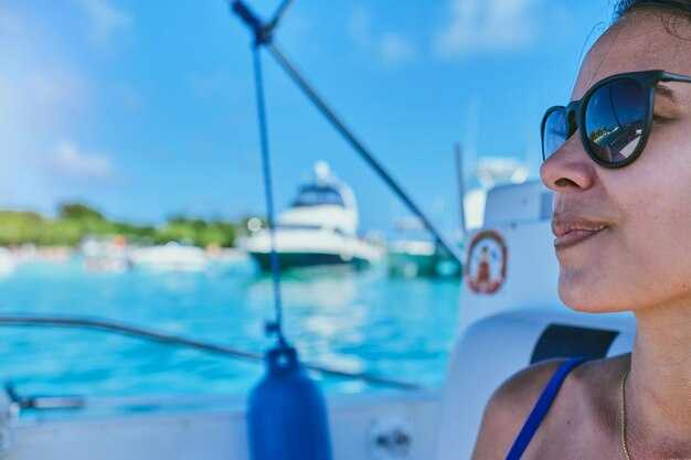 Best time to sail Exumas by month: wind, visibility, and storm risk