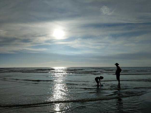 Tide timing: align casts with rising and falling tides