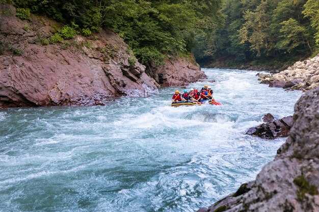 Best Whitewater Rafting in Washington State – Top Rivers and Tours