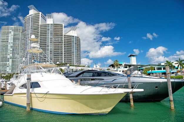 Outline: Best Yacht Rentals in Miami – Top Luxury Charters; Most Popular Boat Tours in Miami