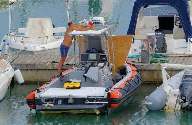 Choose the right cooler size for your boat and trip duration