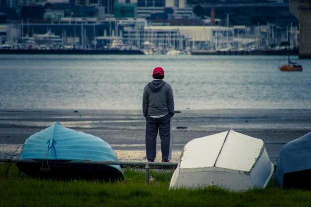 Communicate and call for help: VHF, GPS, and distress procedures