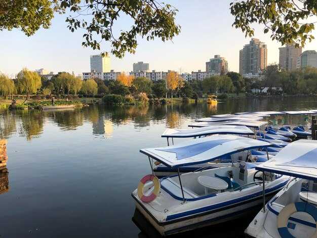 Access Points: Marinas, Launch Ramps, and Parking Tips on Lake Michigan