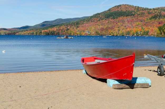 Mt. Hood National Forest lake options: Waldo Lake, Lost Lake, Timothy Lake, and Rhododendron-area access tips