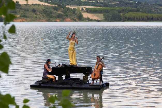 Buchanan Dam Party Boat Rentals – Enjoy Unforgettable Lake Adventures