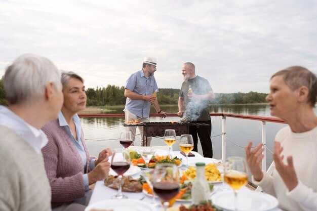 How to keep food safe on a boat: temperature control and cross-contamination prevention