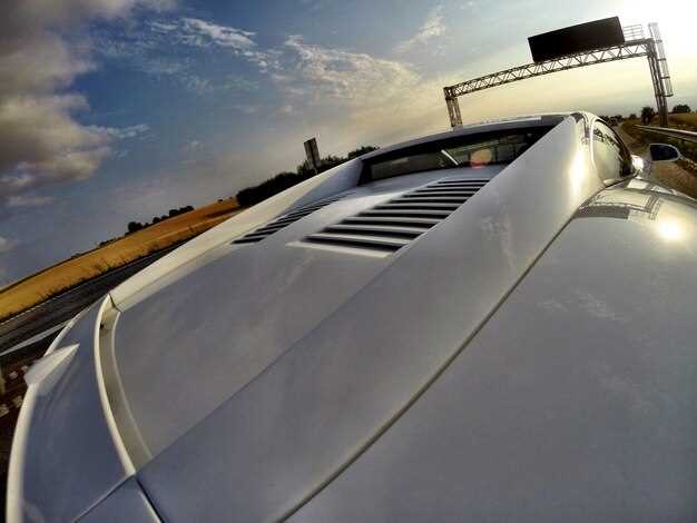 Hull design and materials: carbon composites, construction methods