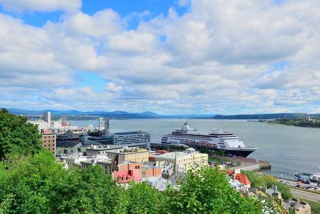 Discover Exciting Cruises and Rentals in New Buffalo, Michigan