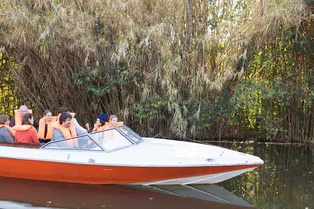 Your Guide to Choosing the Right Boat Rental in Bradenton