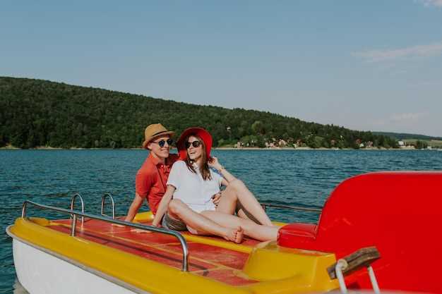 Enjoy the Ultimate Adventure - Pontoon Boat Rental Guide for Fun on the Water