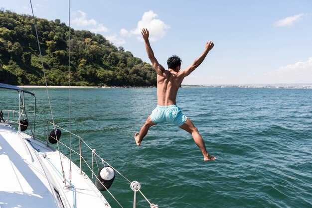 Choose the Right Boat Rental Based on Skill Level and Group Size