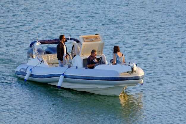 Overview of the Sylvan L5 DLZ Bar Tritoon Features