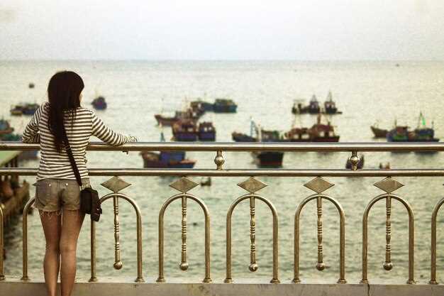 Which boats and vessels can be found at C Dock?