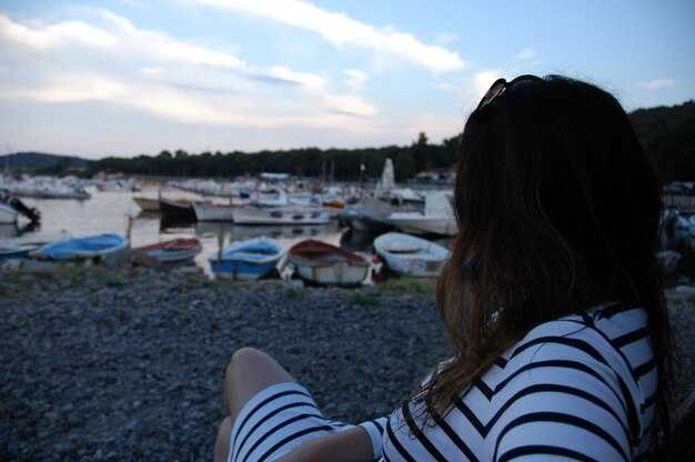 Set a transparent budget: per-person costs and shared expenses