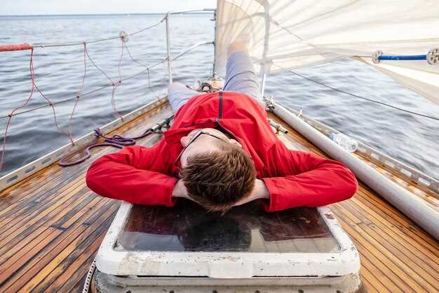 Tacking Upwind: Step-by-Step Sequence, Boat Handling, and Crew Roles