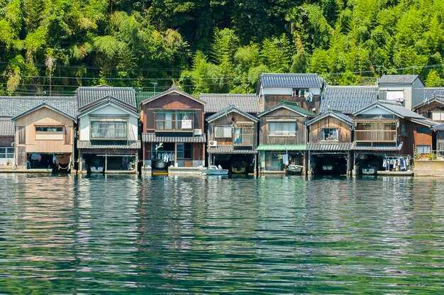 What’s Included in Your Lease: Utilities, Internet, and Building Amenities