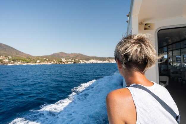 Ancrage vs amarrage : Meilleurs choix, permis et disponibilité des bouées à Cala Pilota Bay