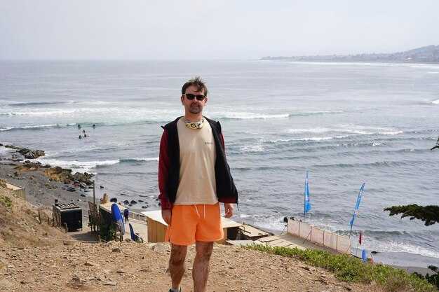 Plan a seasonal packing checklist tailored to Monterey’s microclimates