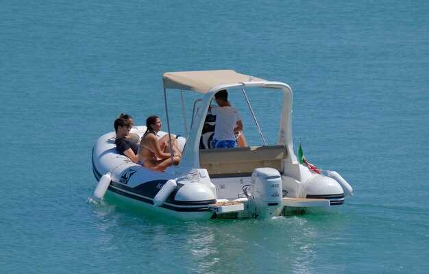 Booking Your Fountain Powerboat